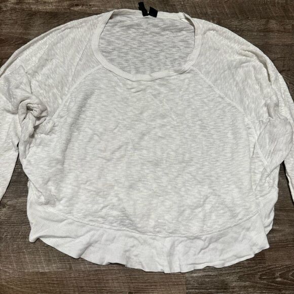Leaf of Center White Sweater Size Small - Picture 4 of 8